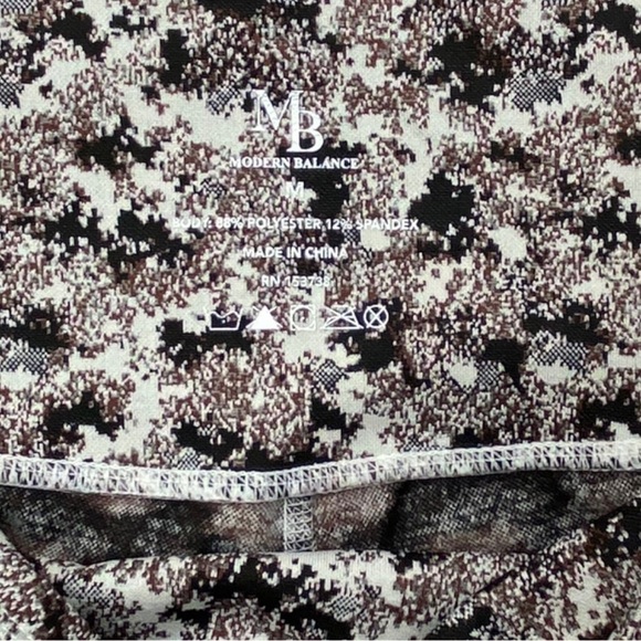 Modern Balance High Waisted Compression Stretch 7/8 Legging Medium New - Picture 7 of 7